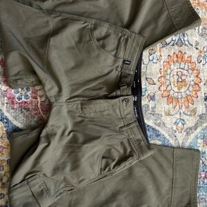 2 Pairs Mens Prana Pants Black and Olive Size 31/32 Excellent Condition Hiking